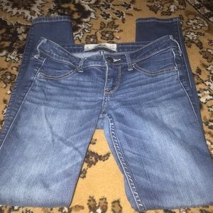 Hollister size 1R like new skinny jeans